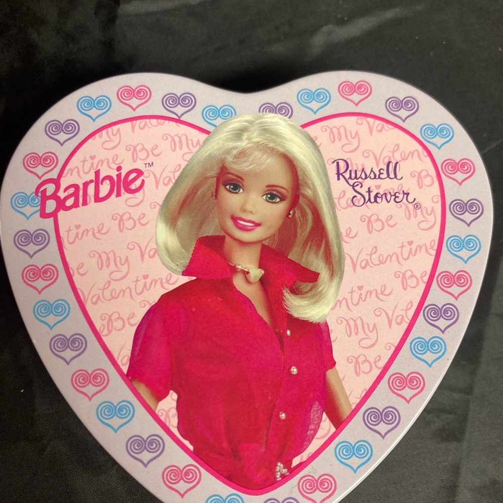 2 Barbie Valentine Tins 1999 - Picture 2 of 7